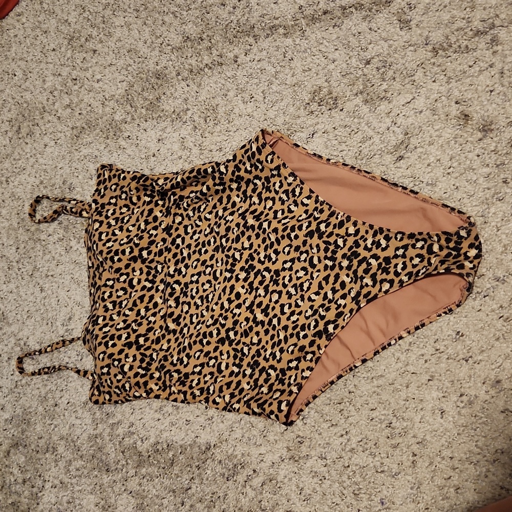 Aerie American Eagle One Piece Leopard Swimsuit Large